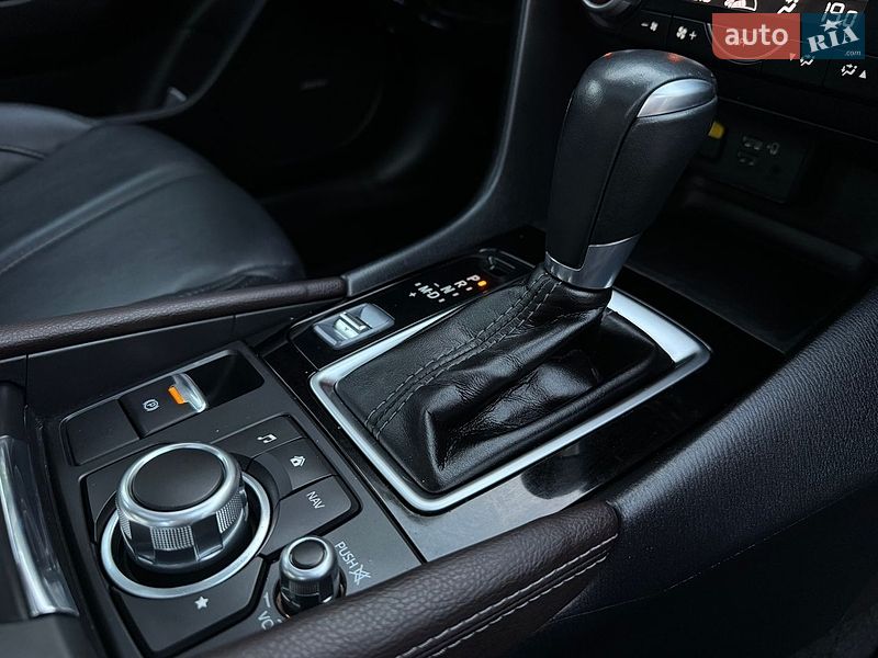 Седан Mazda 3 2018 в Киеве