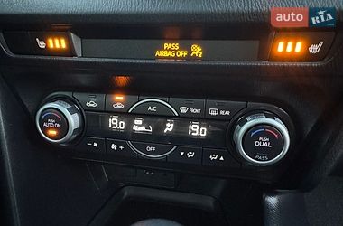 Седан Mazda 3 2018 в Киеве