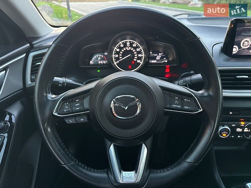 Седан Mazda 3 2018 в Киеве