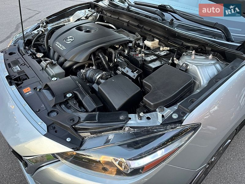 Седан Mazda 3 2018 в Киеве