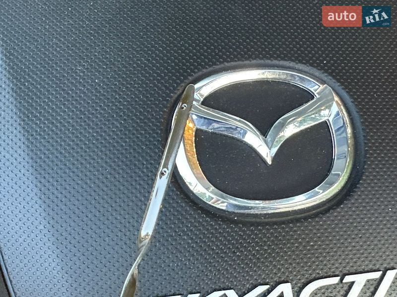 Седан Mazda 3 2018 в Киеве