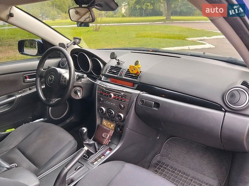 Хэтчбек Mazda 3 2006 в Синельниково