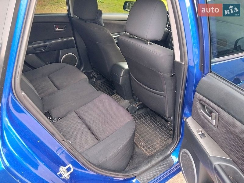 Хэтчбек Mazda 3 2006 в Синельниково