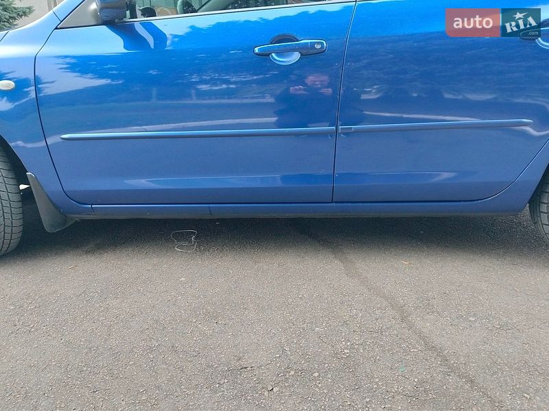 Хэтчбек Mazda 3 2006 в Синельниково