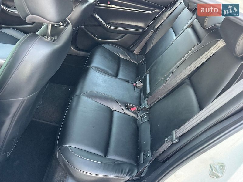 Седан Mazda 3 2021 в Днепре