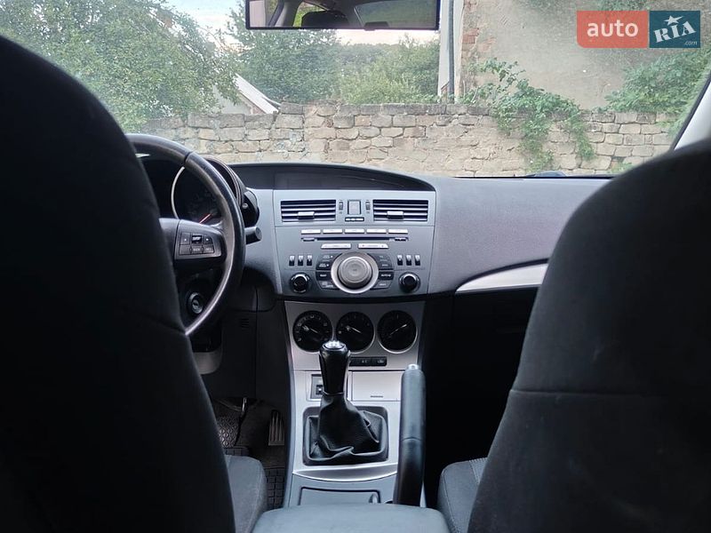Седан Mazda 3 2010 в Черновцах