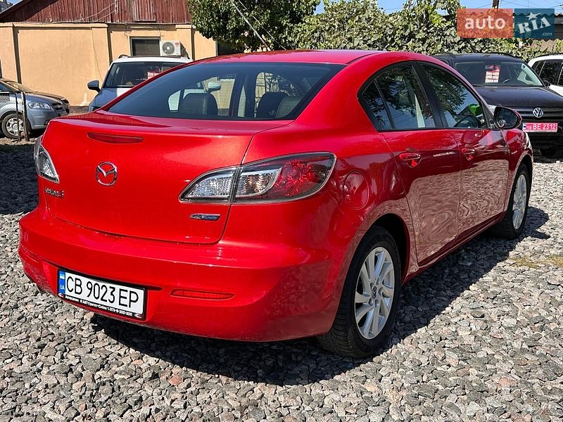 Седан Mazda 3 2013 в Смілі