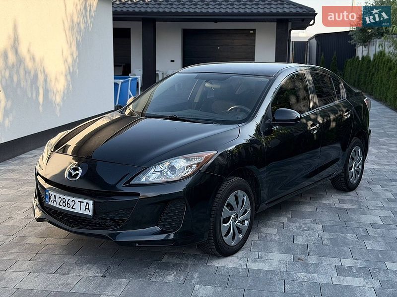 Седан Mazda 3 2012 в Ровно