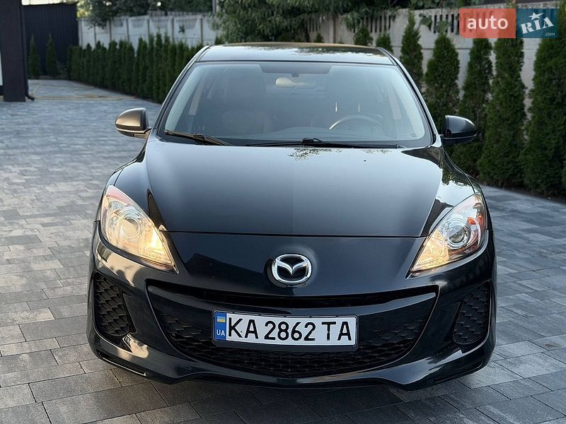 Седан Mazda 3 2012 в Ровно