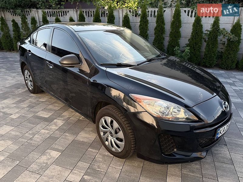 Седан Mazda 3 2012 в Ровно
