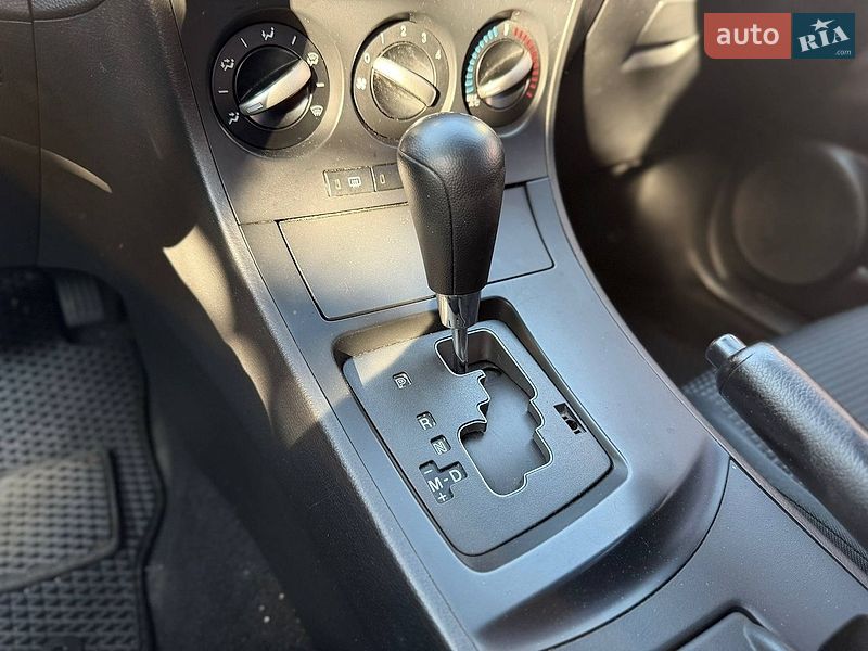 Седан Mazda 3 2012 в Ровно