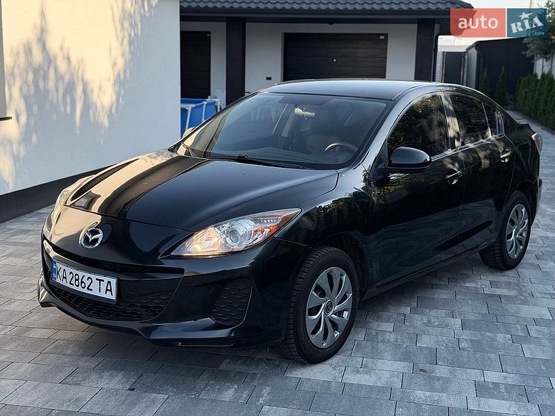 Седан Mazda 3 2012 в Ровно