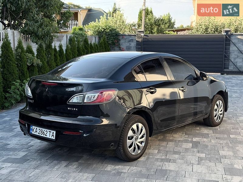 Седан Mazda 3 2012 в Ровно