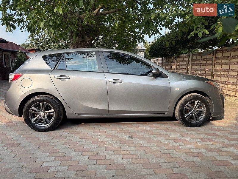 Хэтчбек Mazda 3 2011 в Киеве