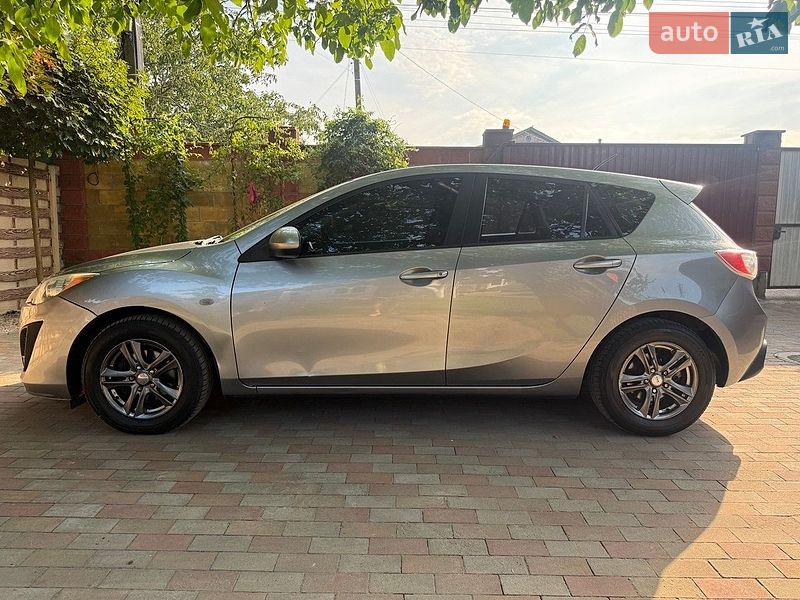 Хэтчбек Mazda 3 2011 в Киеве