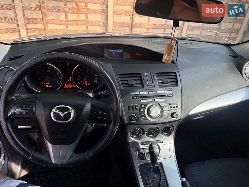 Хэтчбек Mazda 3 2011 в Киеве