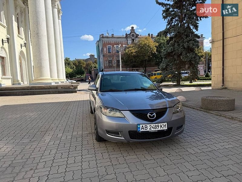 Седан Mazda 3 2004 в Запорожье