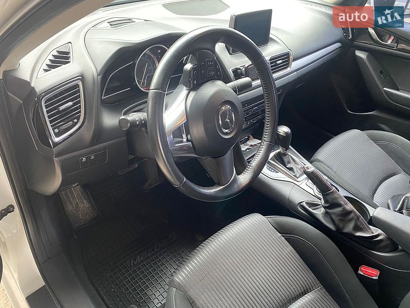 Седан Mazda 3 2014 в Ірпені