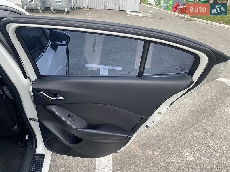 Седан Mazda 3 2014 в Ірпені