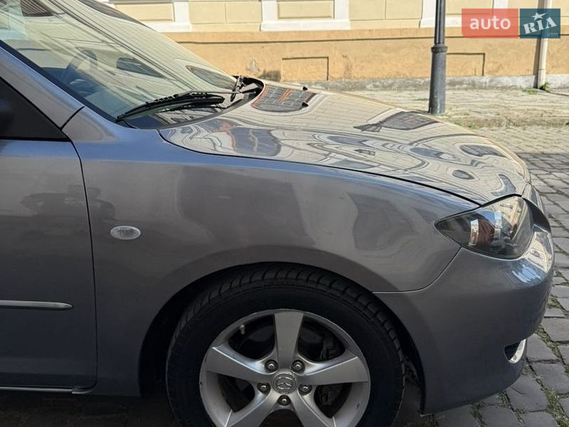 Седан Mazda 3 2004 в Каменец-Подольском