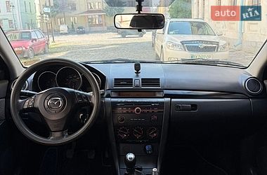 Седан Mazda 3 2004 в Каменец-Подольском