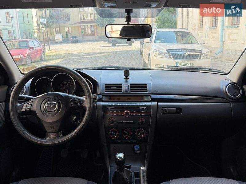 Седан Mazda 3 2004 в Каменец-Подольском