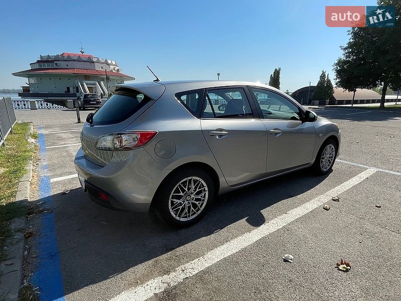 Хэтчбек Mazda 3 2010 в Днепре