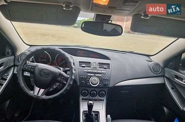 Хетчбек Mazda 3 2009 в Авангарді