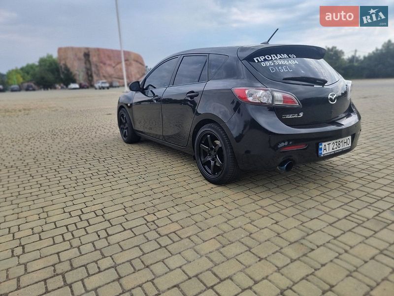 Хетчбек Mazda 3 2009 в Авангарді