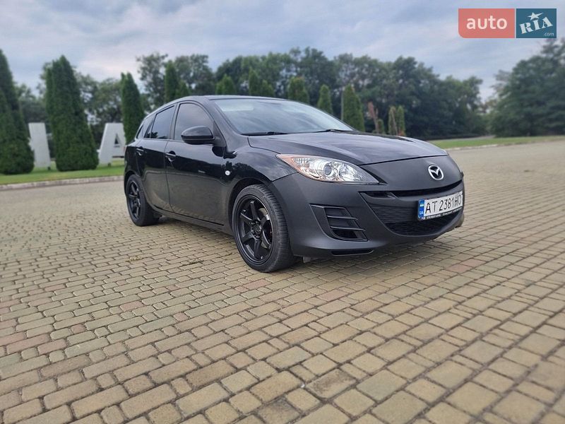 Хетчбек Mazda 3 2009 в Авангарді