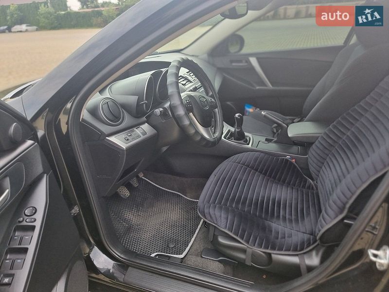 Хетчбек Mazda 3 2009 в Авангарді