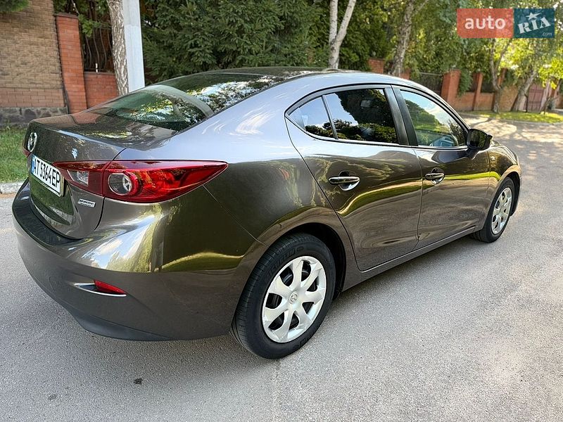 Седан Mazda 3 2015 в Києві