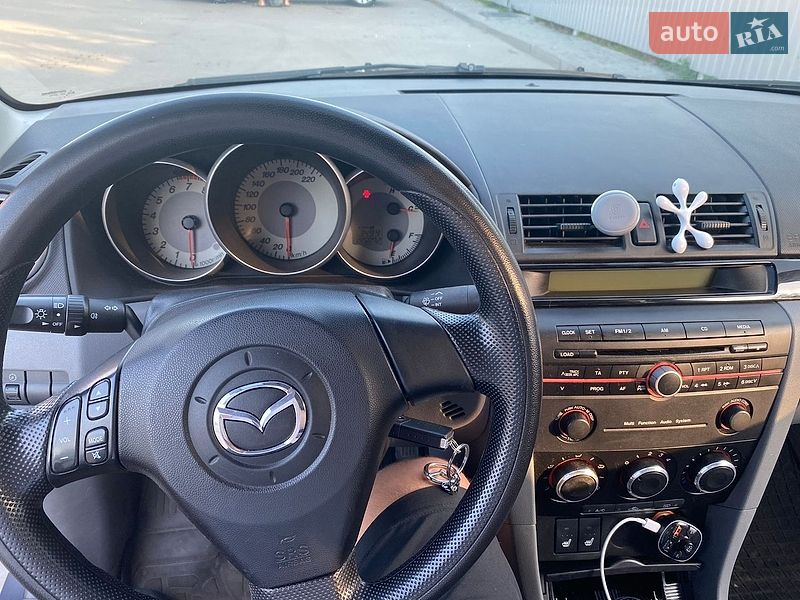 Седан Mazda 3 2007 в Смілі