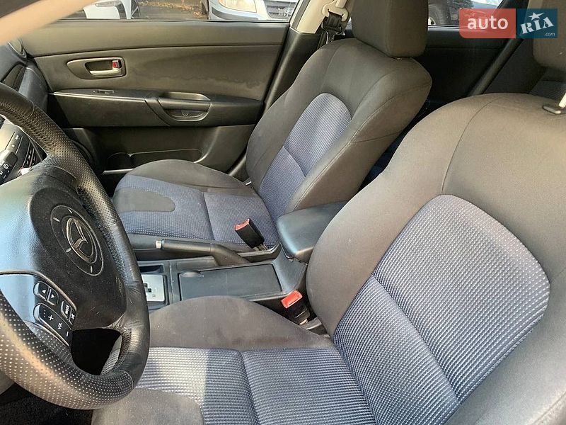 Хэтчбек Mazda 3 2004 в Киеве
