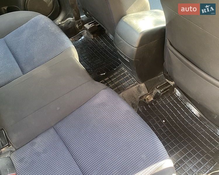 Седан Mazda 3 2004 в Фастові
