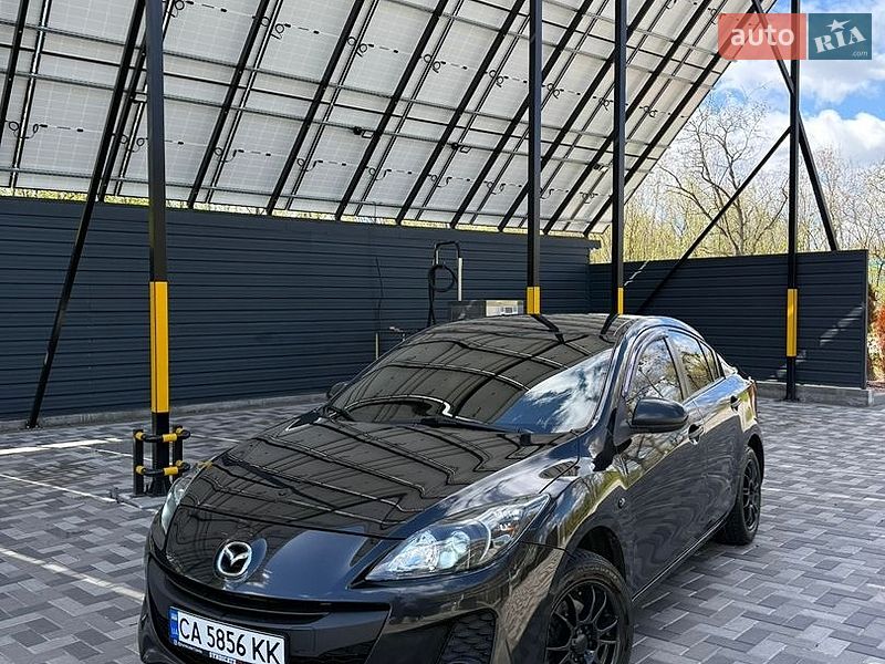 Седан Mazda 3 2011 в Черкасах