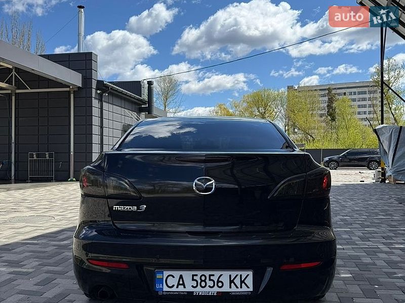 Седан Mazda 3 2011 в Черкасах