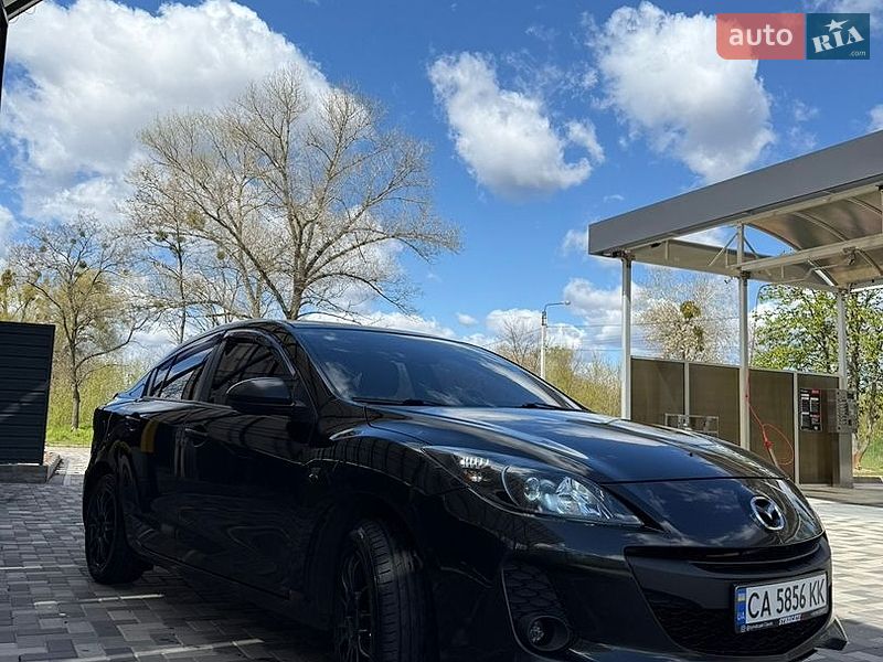 Седан Mazda 3 2011 в Черкасах