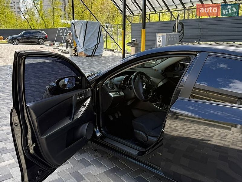 Седан Mazda 3 2011 в Черкасах
