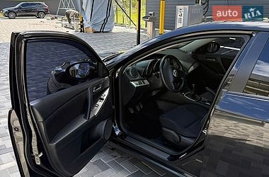 Седан Mazda 3 2011 в Черкасах