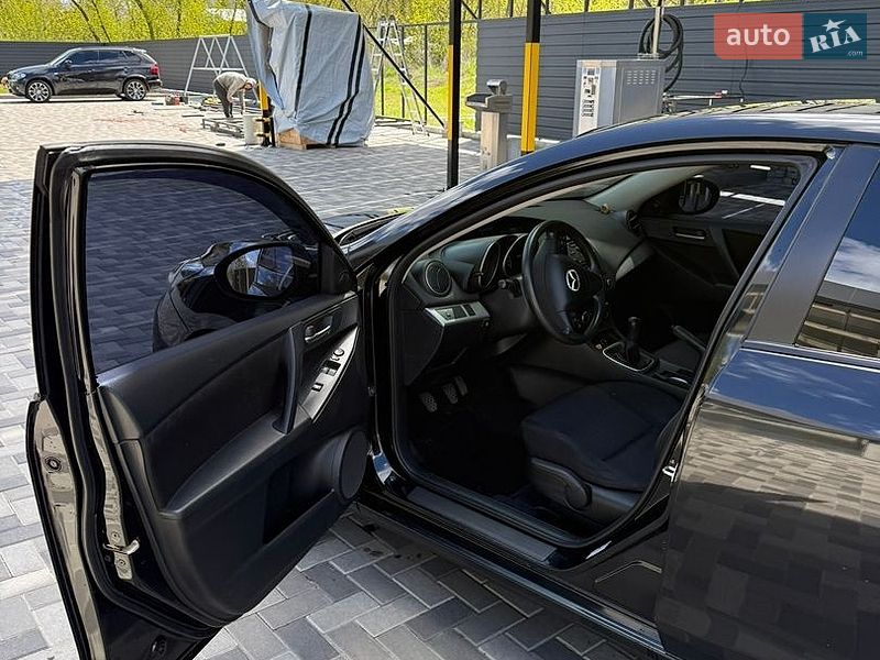 Седан Mazda 3 2011 в Черкасах