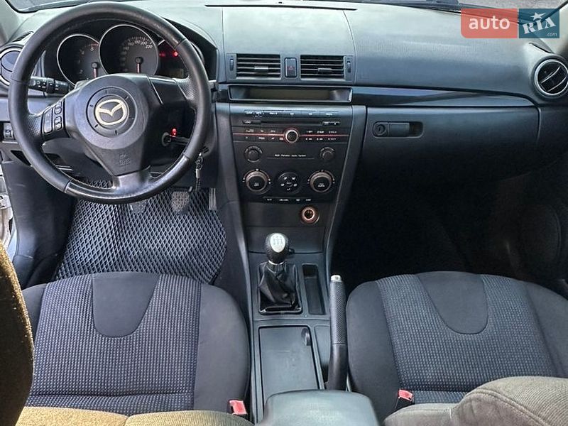 Хетчбек Mazda 3 2006 в Дубровиці