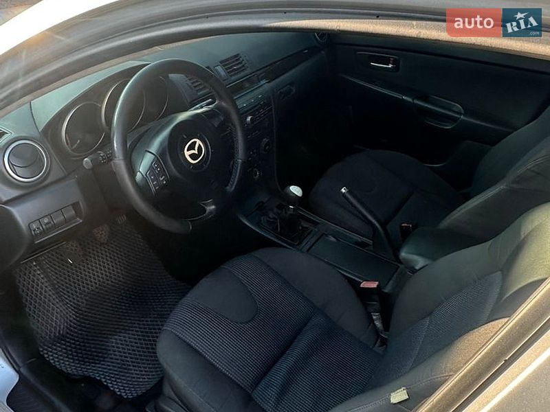 Хетчбек Mazda 3 2006 в Дубровиці