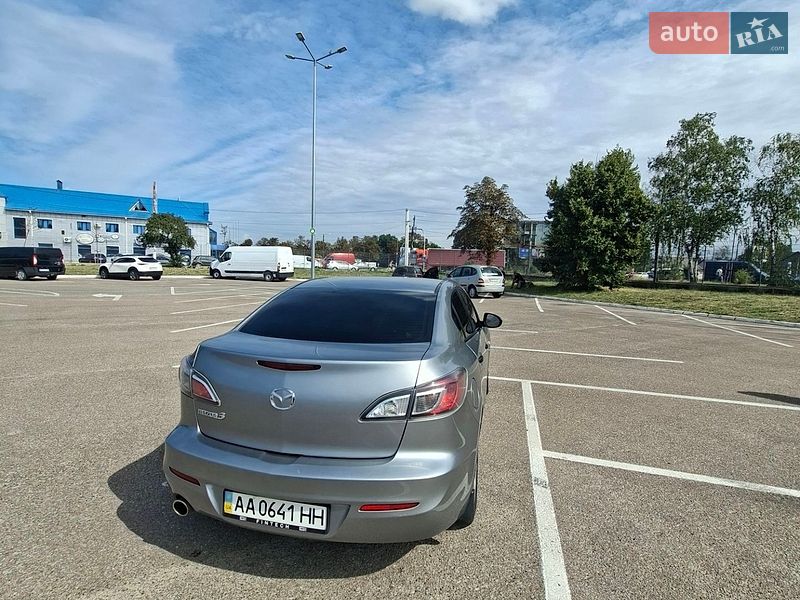 Седан Mazda 3 2012 в Житомире