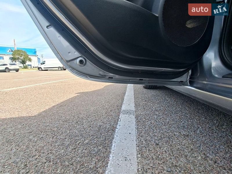 Седан Mazda 3 2012 в Житомире