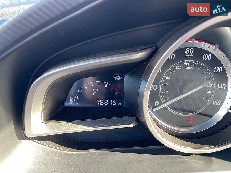 Седан Mazda 3 2015 в Івано-Франківську