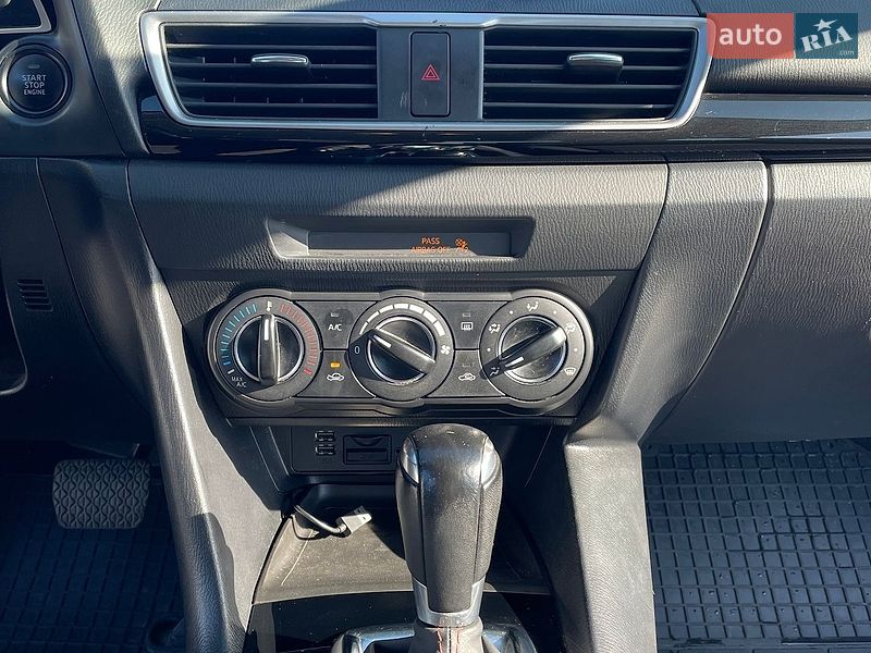 Седан Mazda 3 2015 в Івано-Франківську