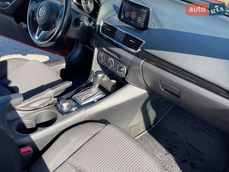 Седан Mazda 3 2015 в Івано-Франківську