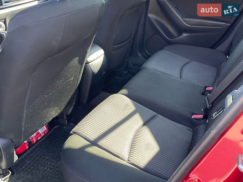 Седан Mazda 3 2015 в Івано-Франківську