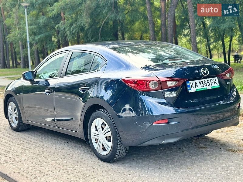 Седан Mazda 3 2017 в Києві